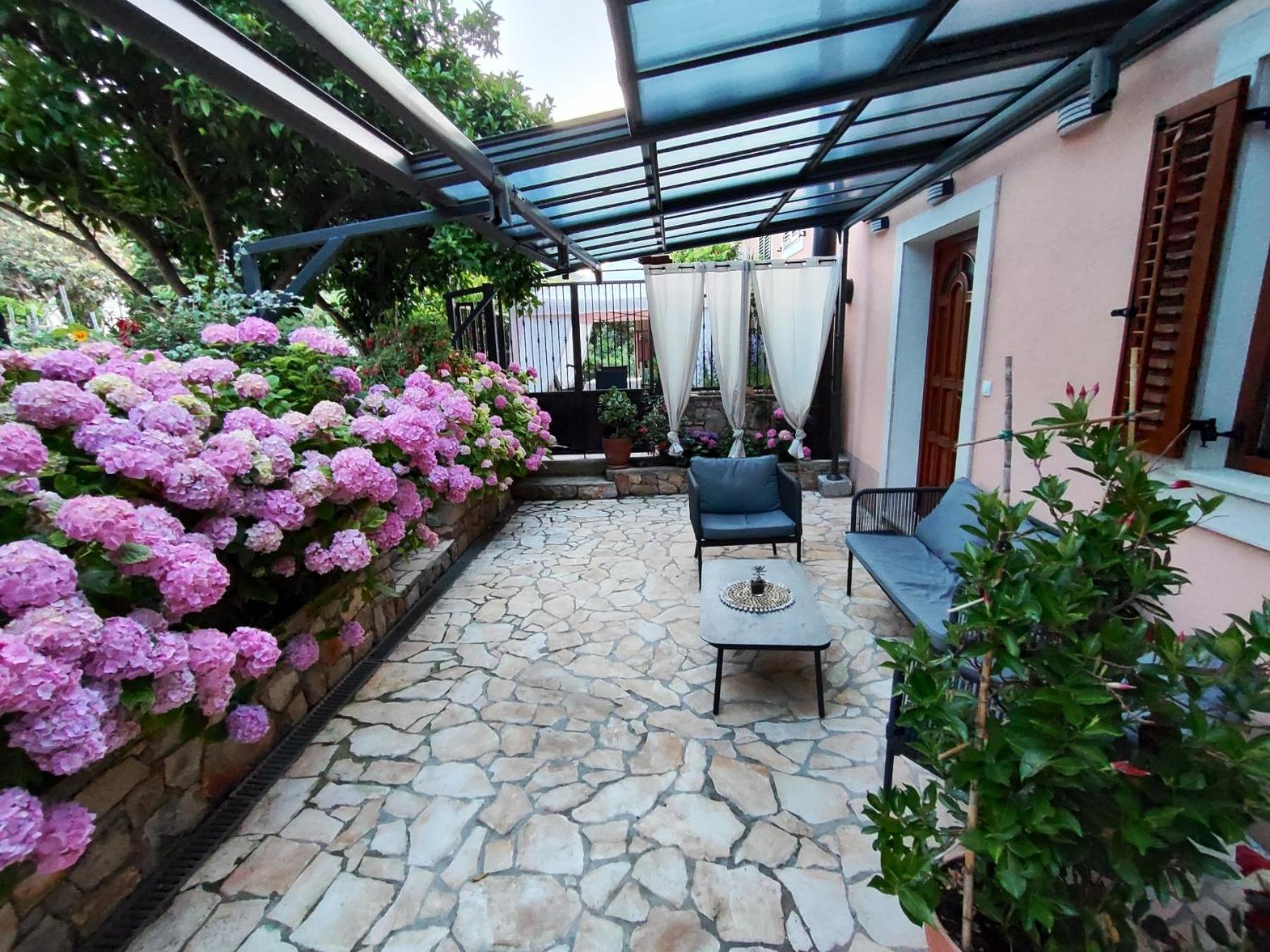 Vacation House Orange Veli Lošinj Exterior foto
